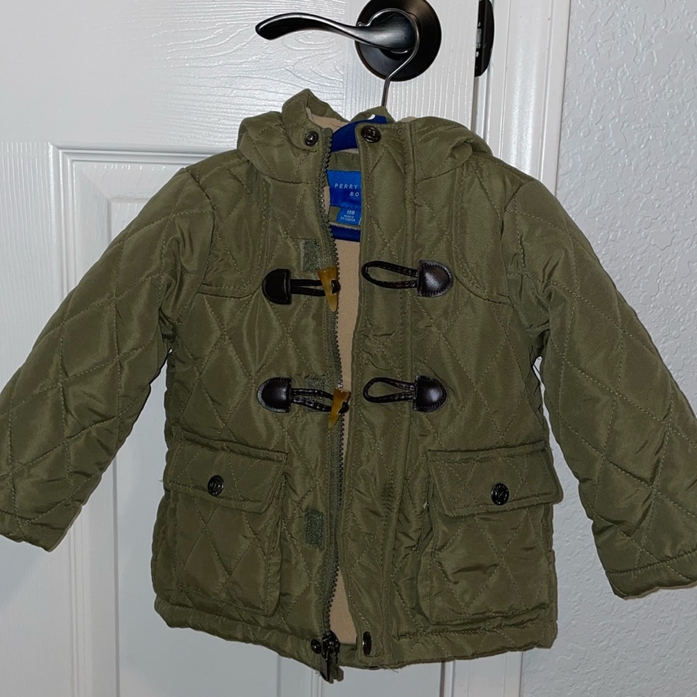 Perry Ellis boy baby diamond quilted coat. Body has soft inner liner / 18mo